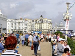 Eastbourne - Parade (East Sussex) Wallpaper