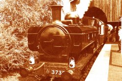 Old Steam Engine Train, Great Western Railway (GWR), Didcot, Oxfordshire. Photo taken in 2003. Wallpaper