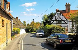 Manor Road in the old town, Didcot, Oxfordshire. Wallpaper