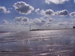 The beach at Ingoldmells looking in the direction towards skegness, Lincolnshire Wallpaper