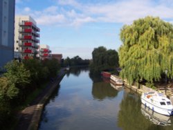 Grand Union Canal, Alperton Wallpaper