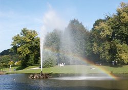 The Emperor fountain at Chatsworth, Derbyshire Wallpaper