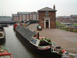 Ellesmere Port - Taken By David Thomas DEC 2001 Wallpaper