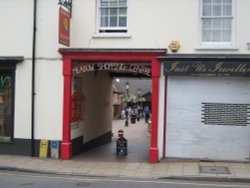 Shopping arcade in Buckingham Wallpaper