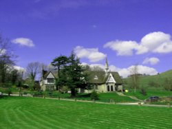 Ilam church in Derbyshire Wallpaper