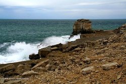 Portland Bill, Dorset. Pulpit rock, with surf! Rather an indifferent day (as you can see!) Wallpaper