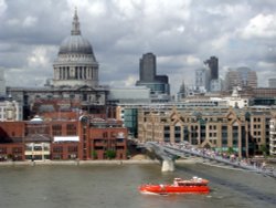 St. Pauls Cathedral from the Thames. Wallpaper