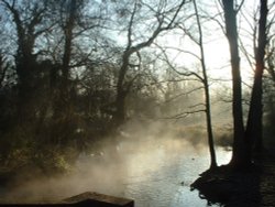 Cassiobury Park, Watford. The sun warms the waters Wallpaper