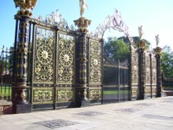 Golden Gates in Warrington, Cheshire Wallpaper