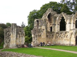 Ruins of St Mary's, York Wallpaper