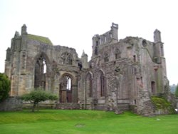 Melrose Abbey, Melrose, Borders, Scotland. Wallpaper