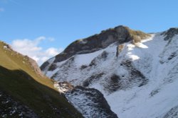 Wynetts Pass in winter, near Castleton, Derbyshire. Wallpaper