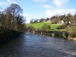 River Derwent, Belper, Derbyshire.  Looking west from Bridge Foot. Wallpaper