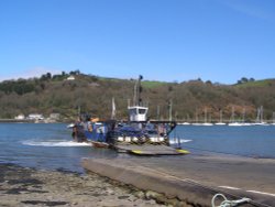 Dartmouth-Kingswear upper ferry Wallpaper