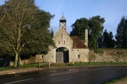 Old Gatehouse entrance to Beaulieu House, Beaulieu, Hampshire Wallpaper