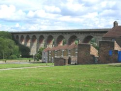 Newton Cap Viaduct, Bishop Auckland, County Durham Wallpaper