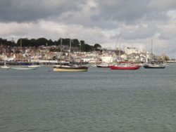 Cowes Harbour, Cowes, Isle of Wight Wallpaper