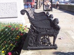 Victoria Bench - Chelsea Embankment Wallpaper