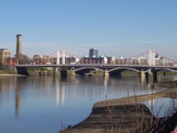 Chelsea Bridge Wallpaper