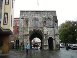 Old City Gate, Winchester, Hampshire Wallpaper