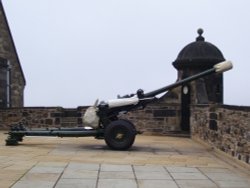 One O'Clock Gun, Edinburgh Castle, Edinburgh, Midlothian Wallpaper