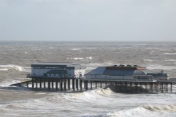 Cromer Pier, Norfolk Wallpaper