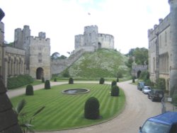 Arundel Castle; inner courtyard. Wallpaper