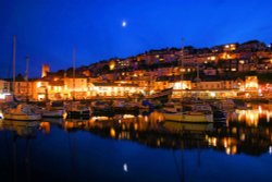 BRIXHAM HARBOUR SOUTH DEVON, NIGHT TIME ON THE HARBOUR Wallpaper