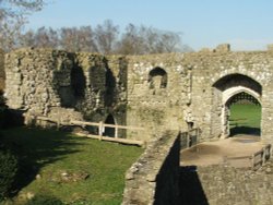 Leeds Castle walls Wallpaper