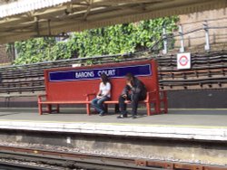 Barons Court Station (Eastbound Platform) Wallpaper