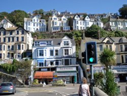 Looe, Cornwall. Crossing bridge from west to east side. Wallpaper