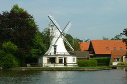 Horning on the Norfolk Broads. Wallpaper