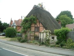 Tatched Cottage, Lymington, Hampshire Wallpaper