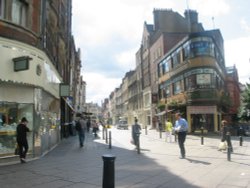 Streets of London. 8:30 am Off Oxford Street Wallpaper