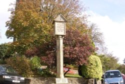 The war memorial, Stratton, Cornwall Wallpaper