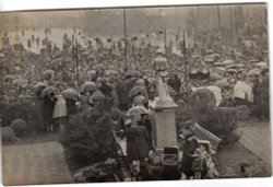 Ferryhill market place 1945 - probably VE Day Wallpaper