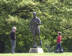 Brian Clough Statue, Albert Park, Middlesbrough. Wallpaper