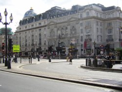 Eros, Piccadilly Circus, London Wallpaper