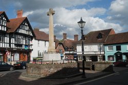 Arundel War Memorial. Wallpaper