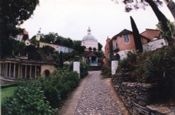 Path leading up to Domed building Wallpaper