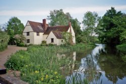 Flatford Mill, Flatford, Suffolk Wallpaper