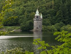 Gothic-style pumping house, Lake Vyrnwy Wallpaper