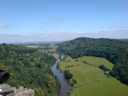 Looking down on the Wye from Symonds Yat rock, Herefordshire Wallpaper