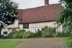 Original Farmhouse, Flatford Mill, Flatford, Suffolk Wallpaper