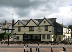 Lighter Inn, Topsham, Devon Wallpaper