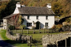 B & B Near Coniston water on the road to Ambleside Wallpaper