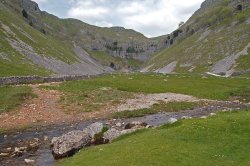 Gordale Scar, Malham, North Yorkshire Wallpaper