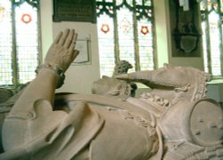 Effigy 3rd Duke of Norfolk, St Michael's Church, Framlingham, Suffolk Wallpaper