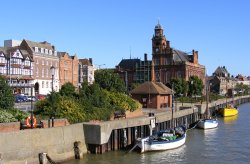 Town hall and river, Great Yarmouth, Norfolk Wallpaper