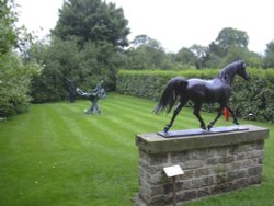 Renishaw Gardens sculpture park, Killamarsh, Derbyshire Wallpaper